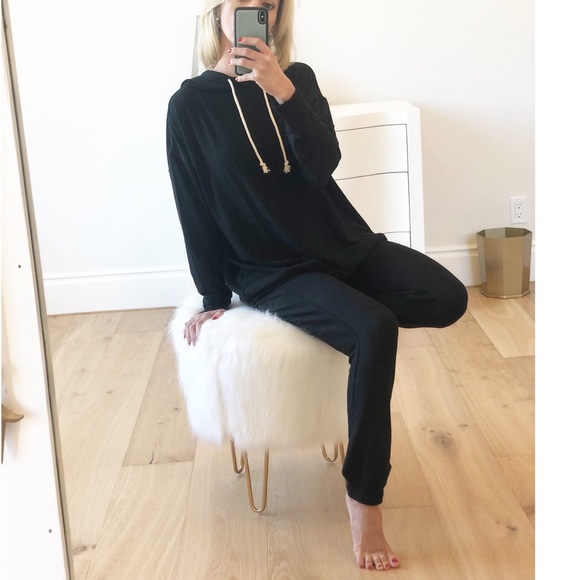 TELLURIDE Black Loungewear Hoodie & Joggers Set - Picture 10 of 12